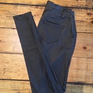 Stretch fake leather leggings